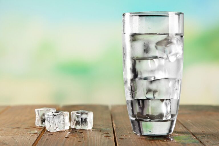 🧊 Sip Smart: The Surprising Truth About Ice-Cold Water and Your Body