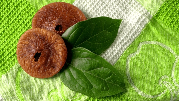 🍑 Nature’s Sweet Healer: The Power of Figs in Everyday Nutrition